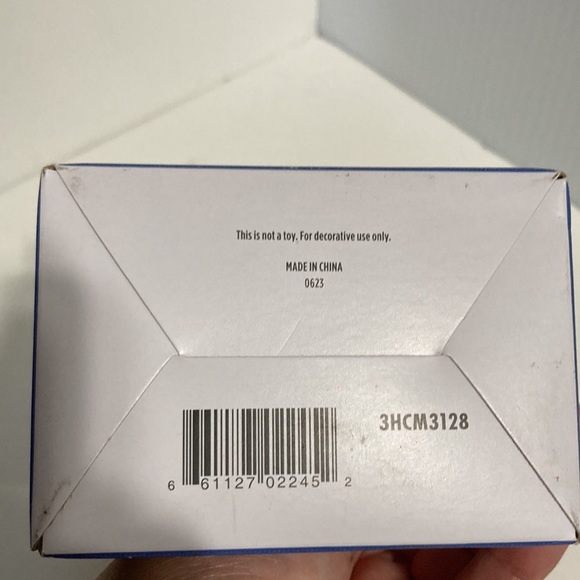 Hallmark 2023 Peanuts SNOOPY and Woodstock Let It Snow Christmas Ornament NEW - Picture 8 of 9